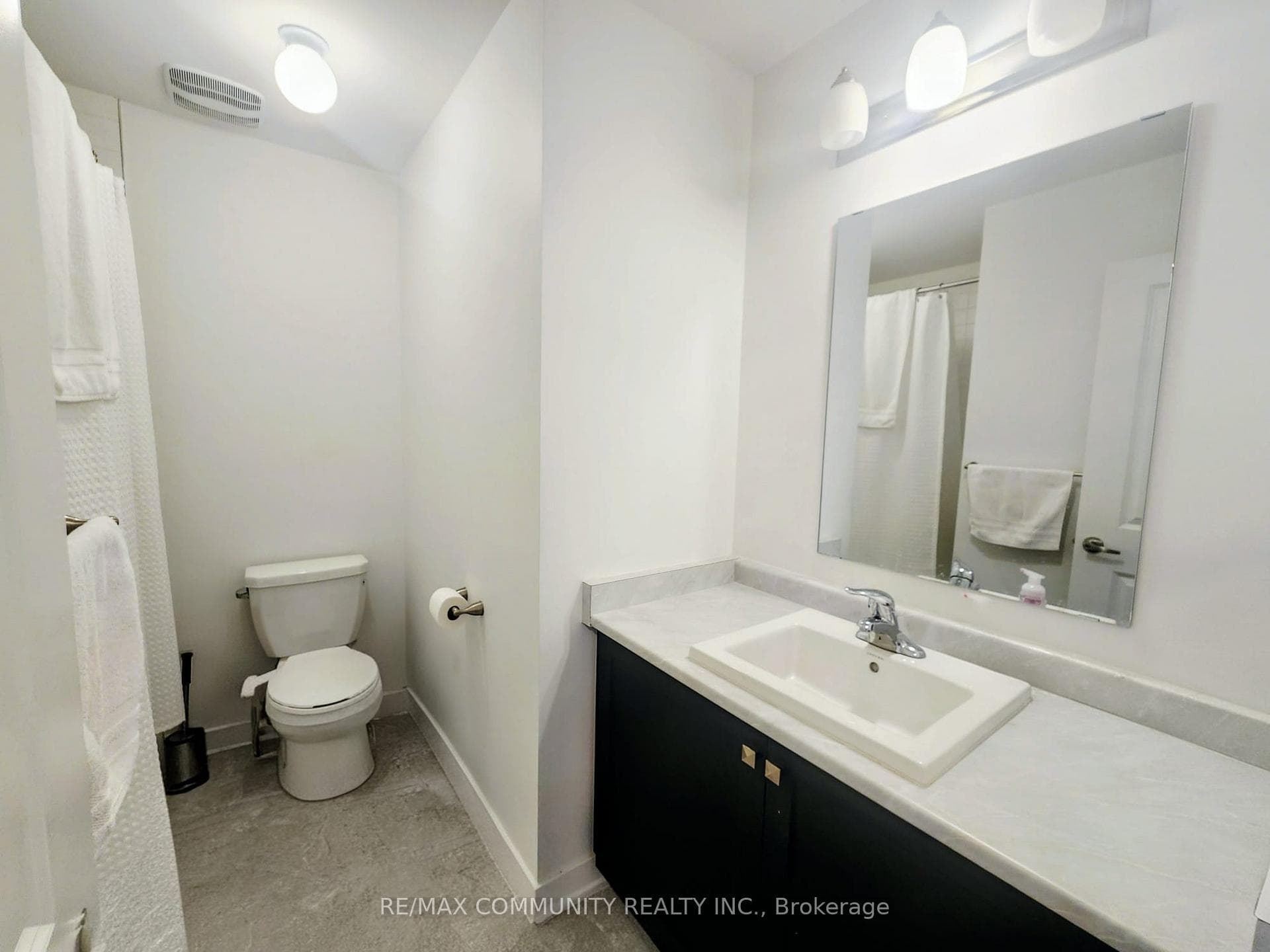 8 Deer Ridge Crescent photo 21