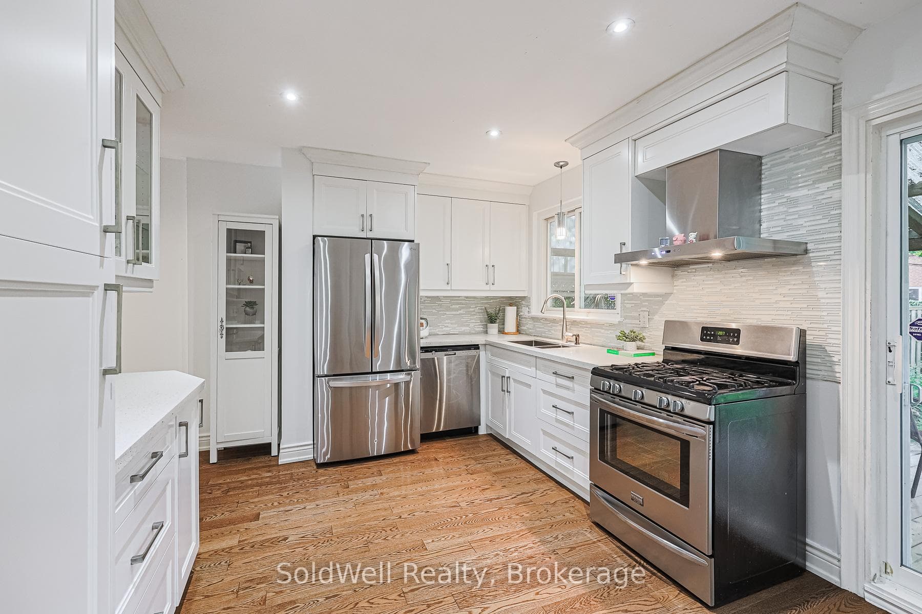 9 Lynedock Crescent photo 14