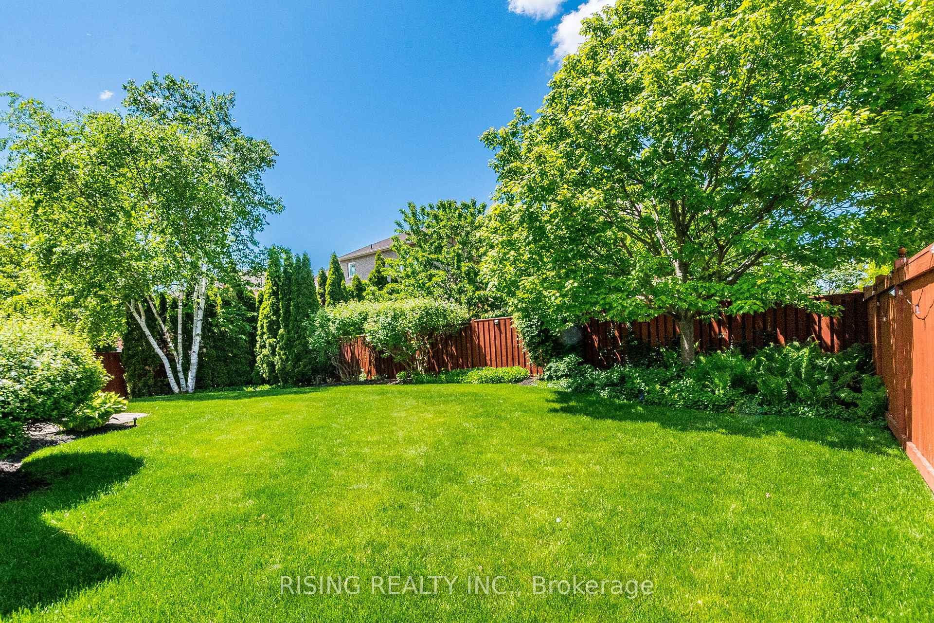 112 Great Lakes Boulevard photo 49