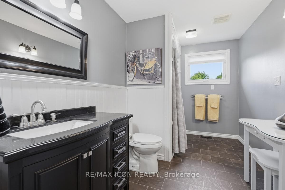 10810 Graham Road photo 24