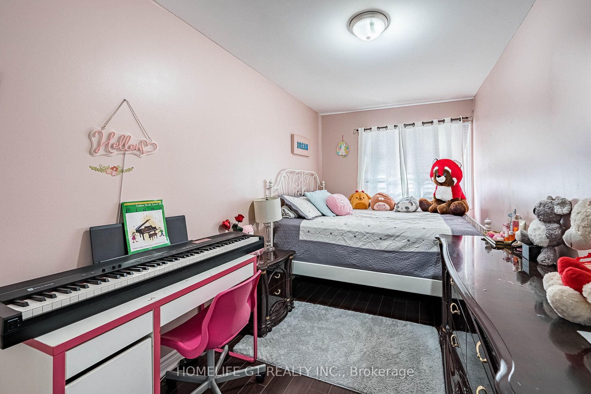 8 Holgate Court photo 16