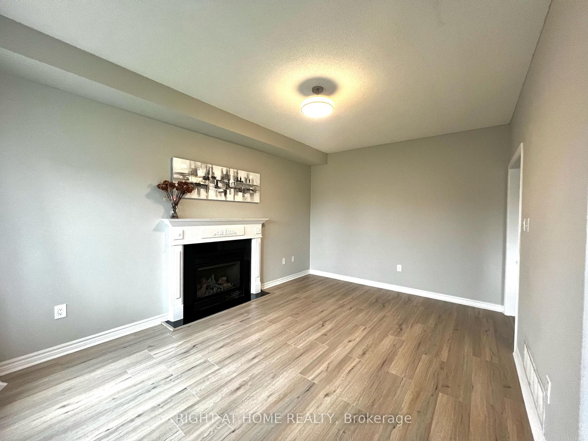 83 Jessica Drive photo 5