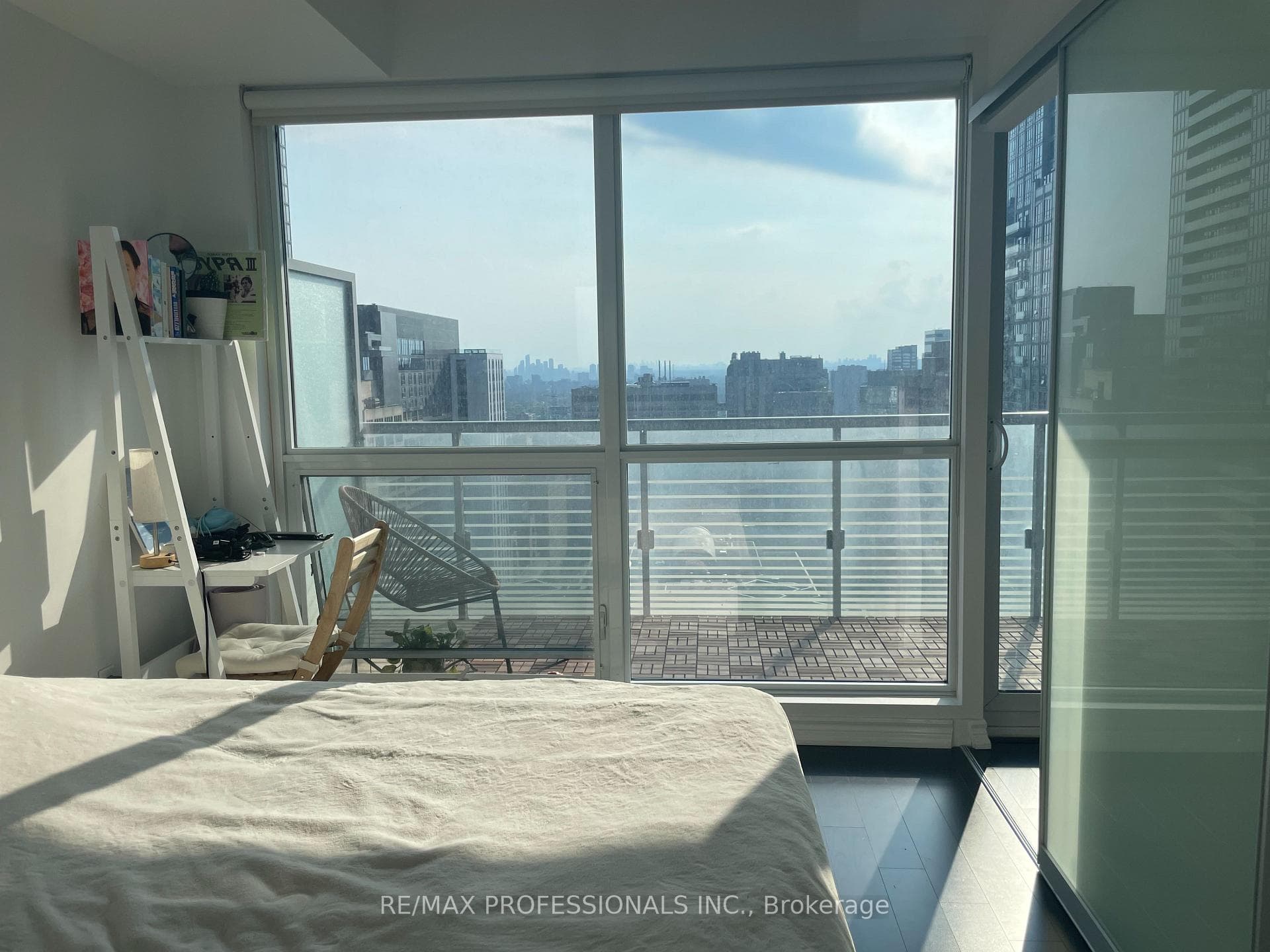 386 Yonge Street Unit 3013 photo 6