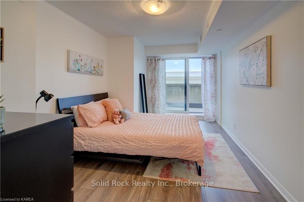 121 QUEEN Street Unit 207 photo 6