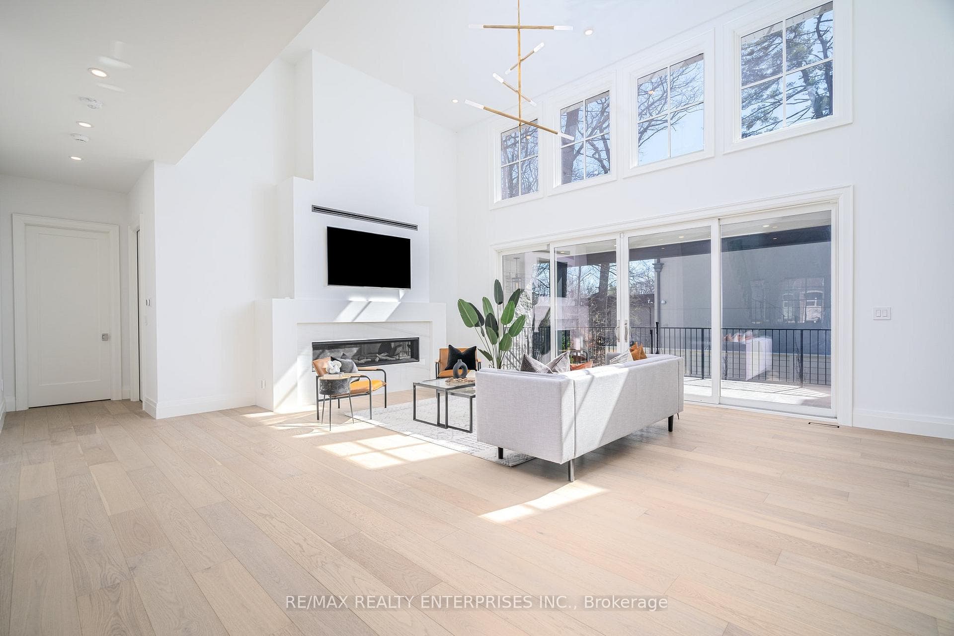 1322 Minaki Road photo 5