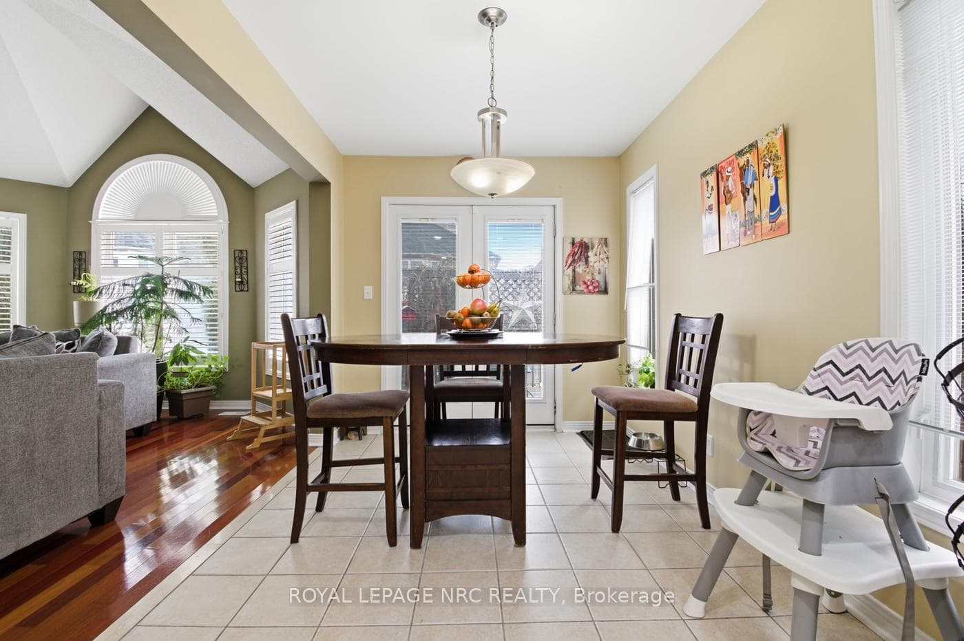65 MCCAFFERY Crescent photo 18