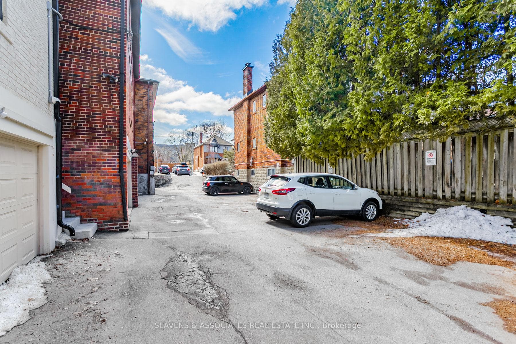 1088 Avenue Road photo 3