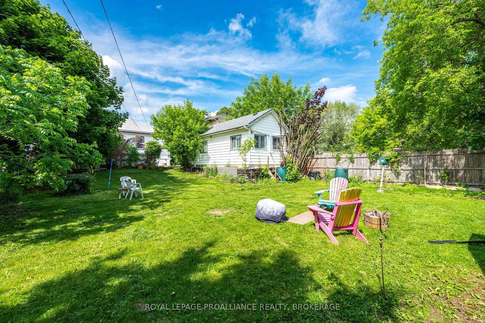 260 Elmwood Street photo 36