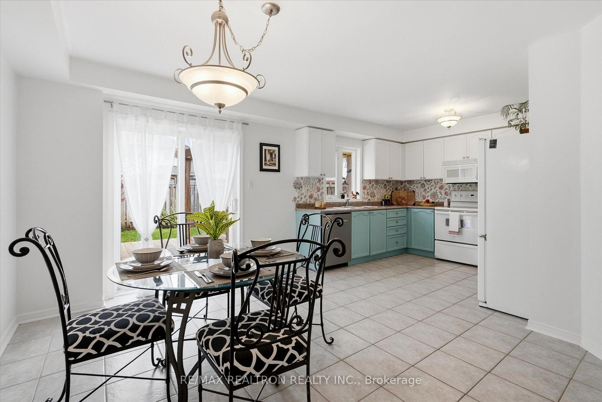 78 Hutton Place photo 12