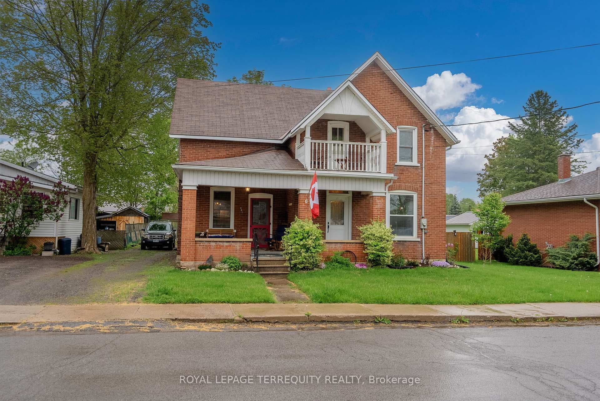 341 Arthur Street photo 1