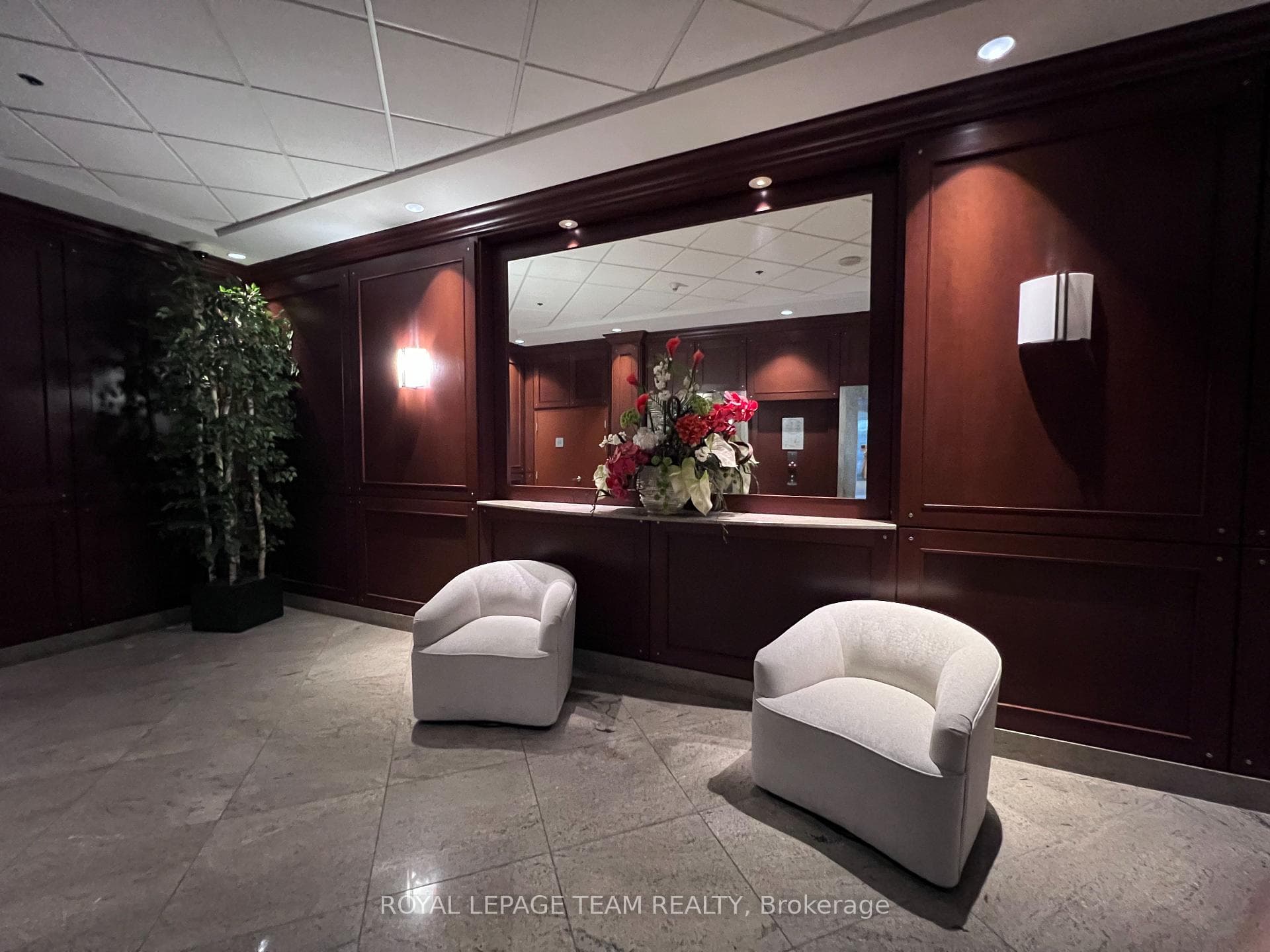 234 Rideau Street Unit 1007 photo 4