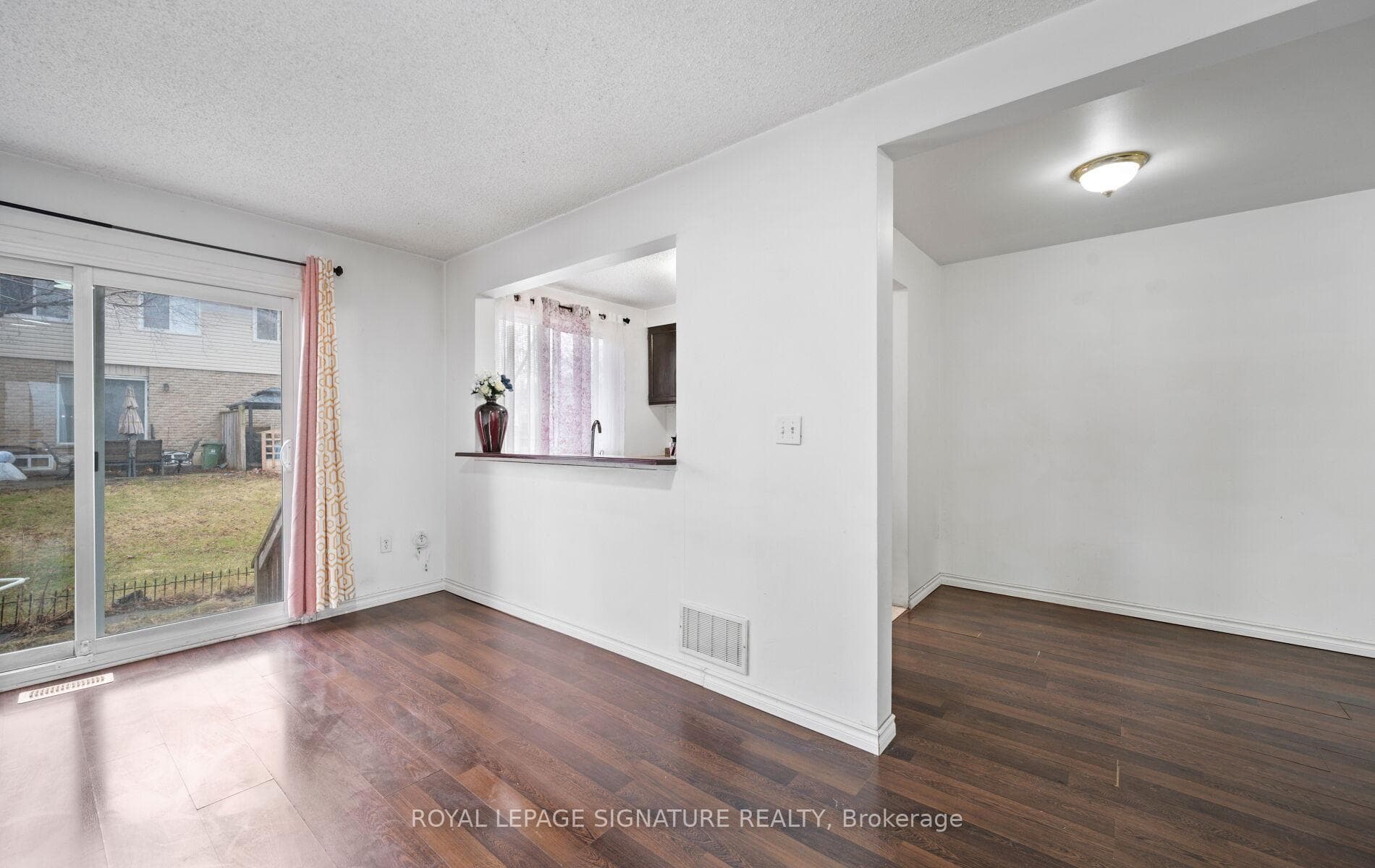 262 KENORA Avenue Unit 2 photo 21