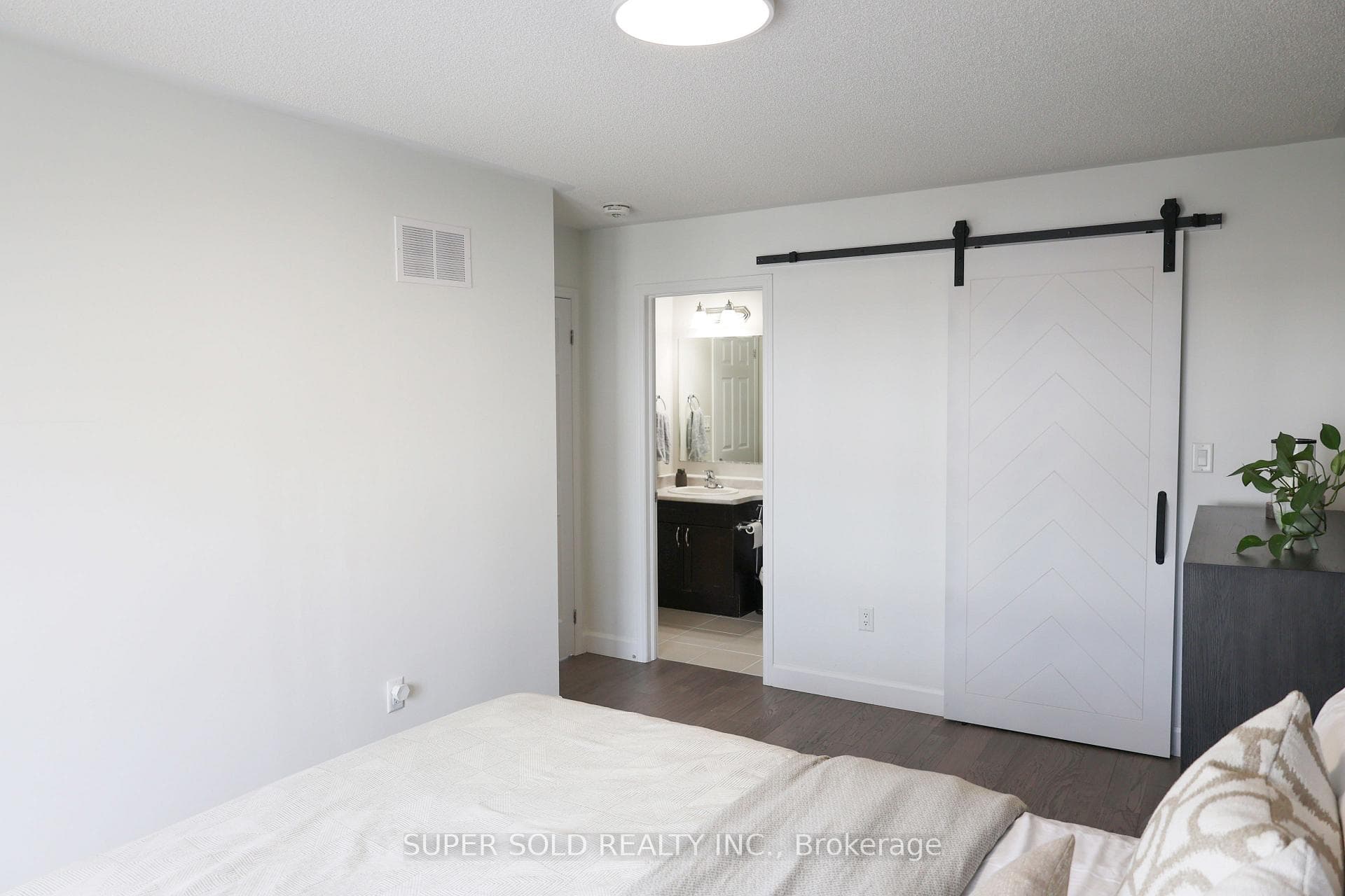 286 Casson Point photo 25