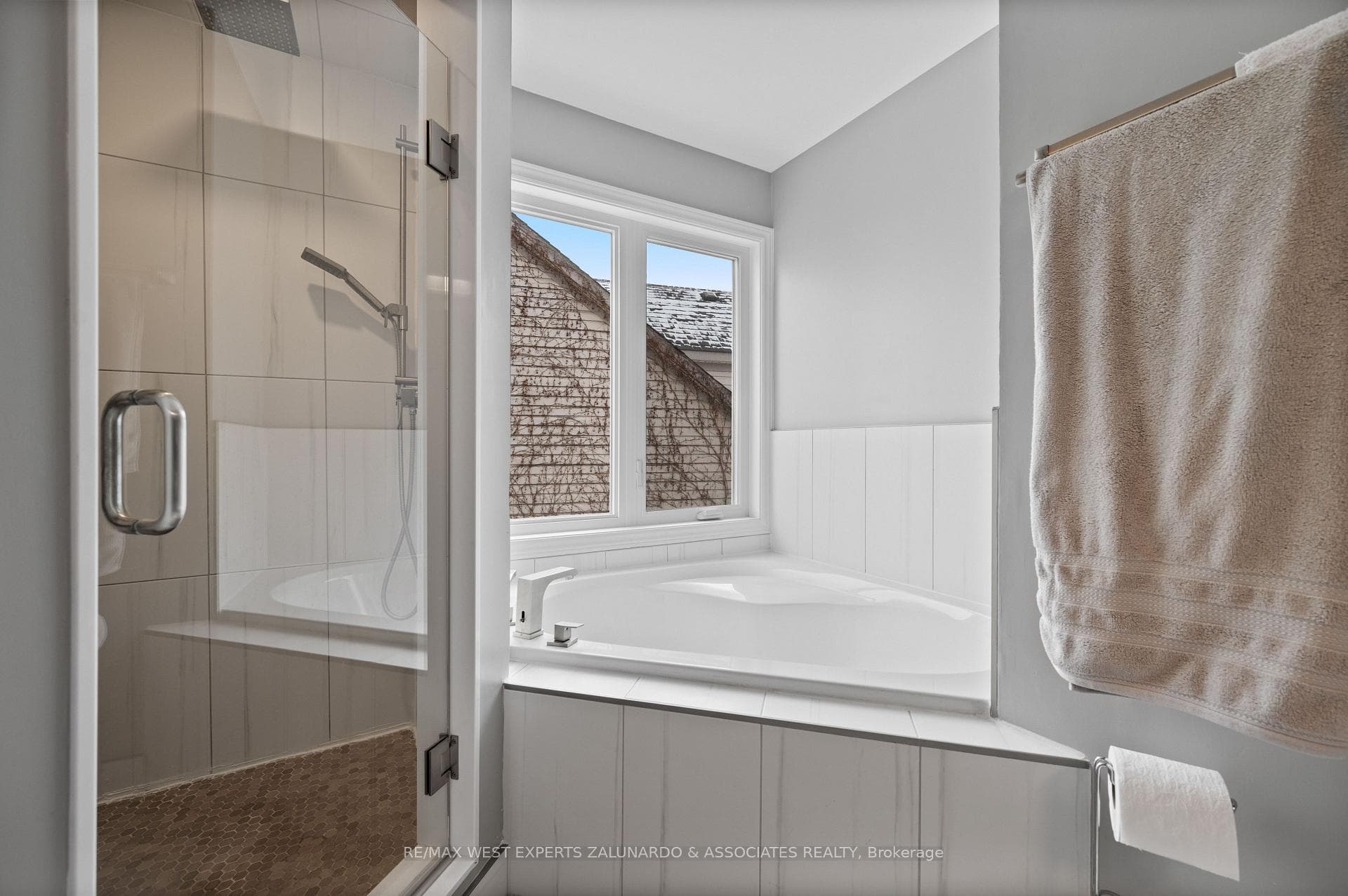 463 Trudeau Drive photo 27