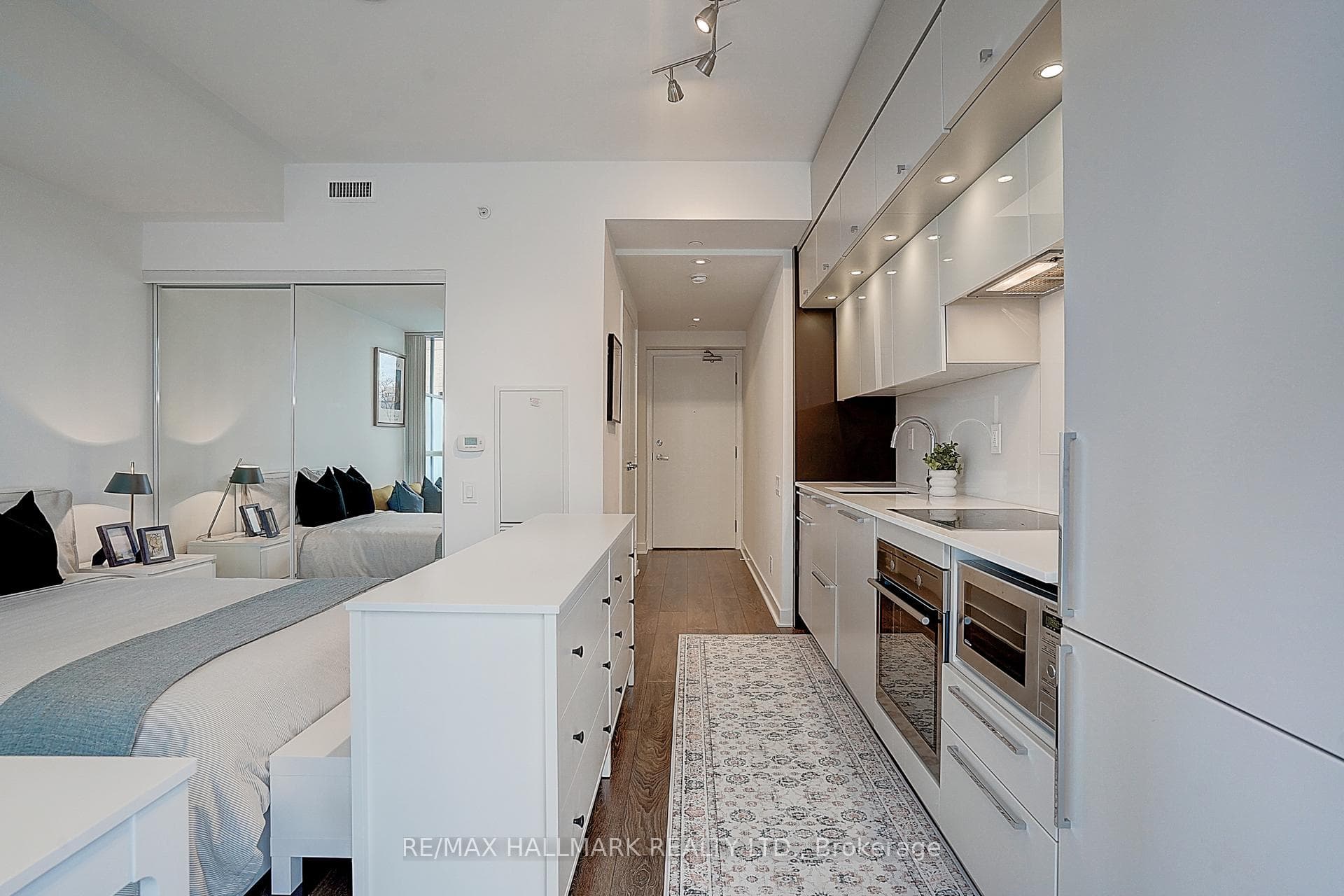 15 Grenville Street Unit 1406 photo 18