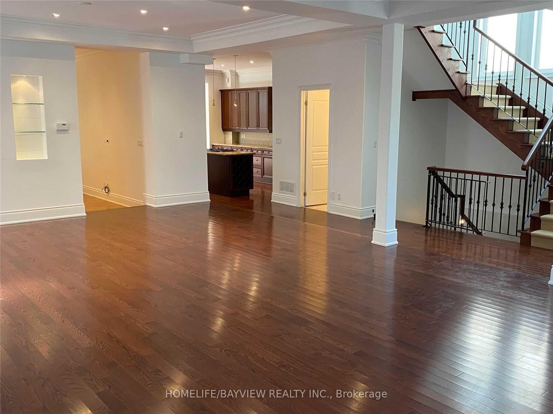 374 Glengarry Avenue photo 5