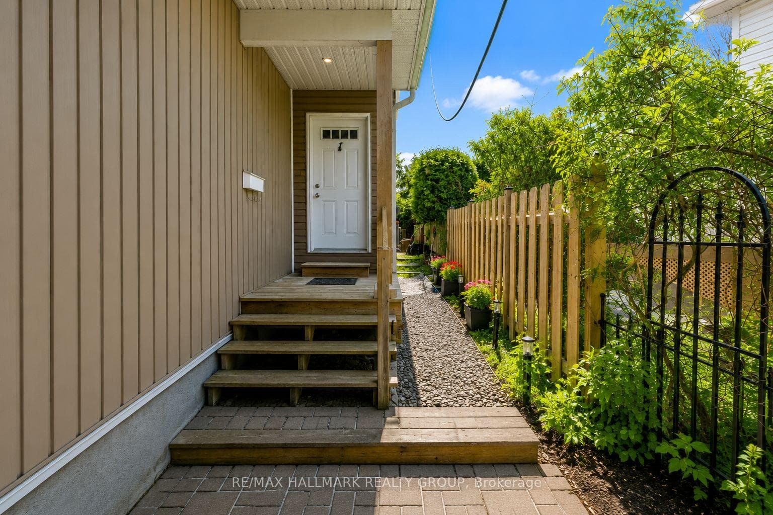 1796 Dumas Street photo 11
