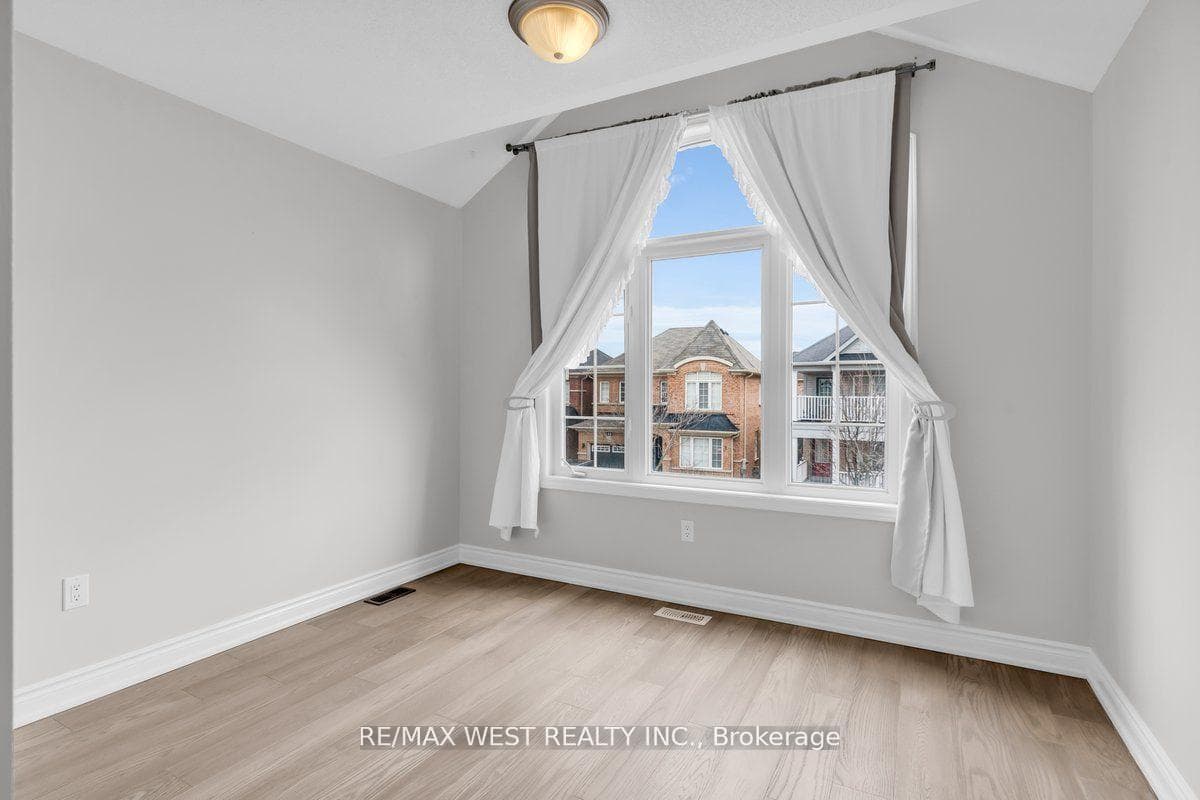 55 Oswell Drive photo 15