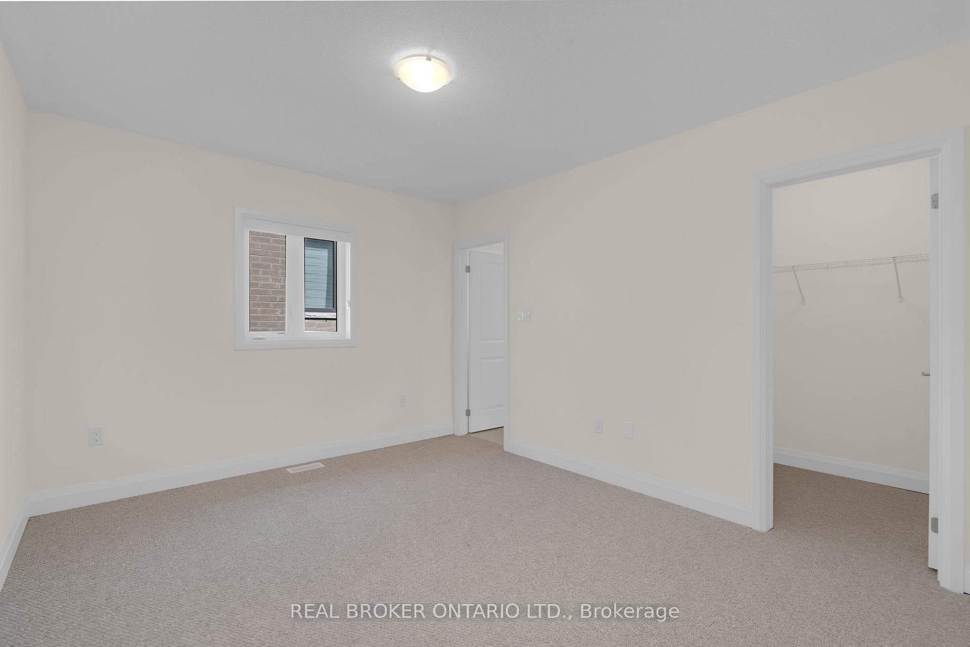 bedroom 3 - walk in closet