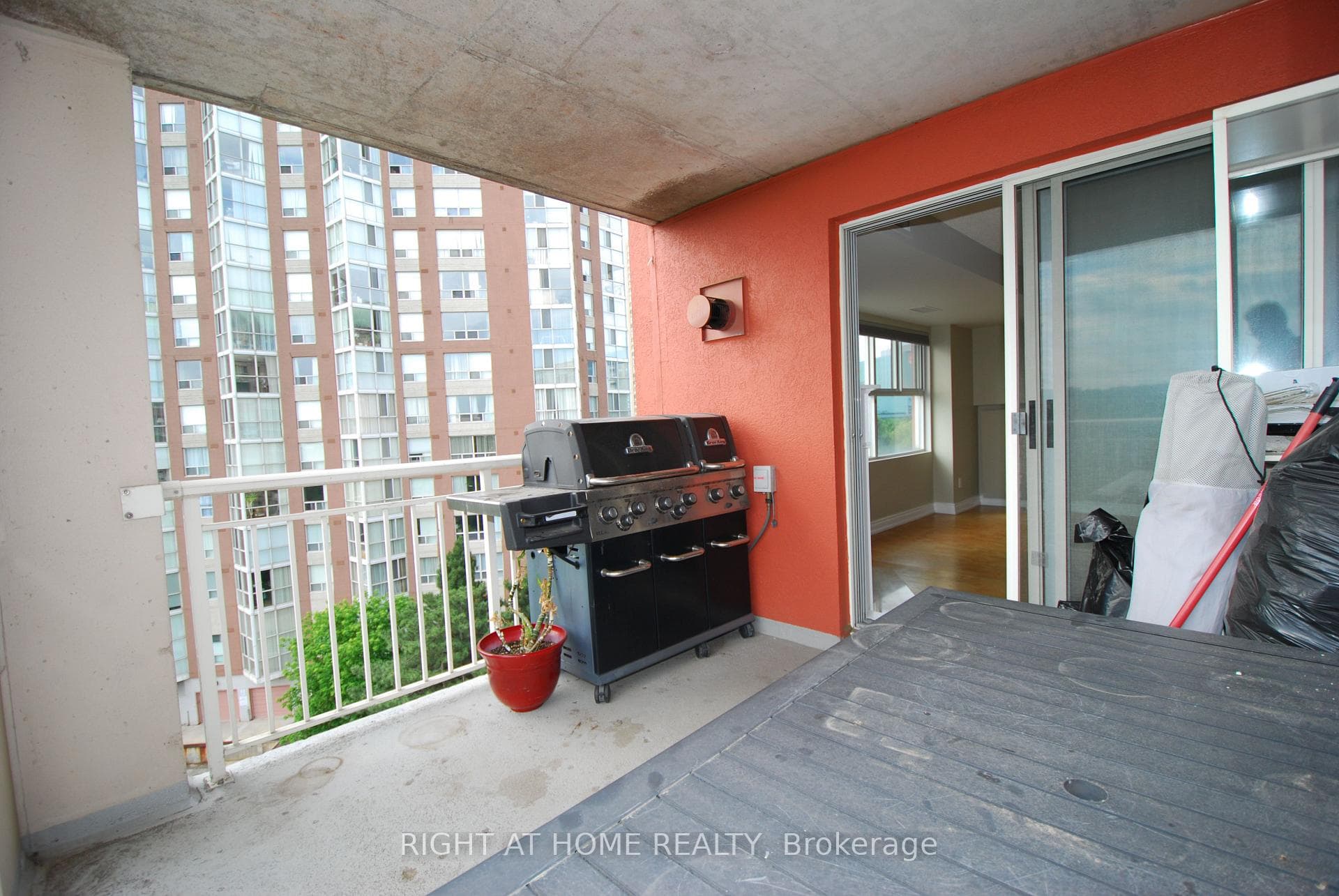18 Concorde Place Unit 601 photo 15
