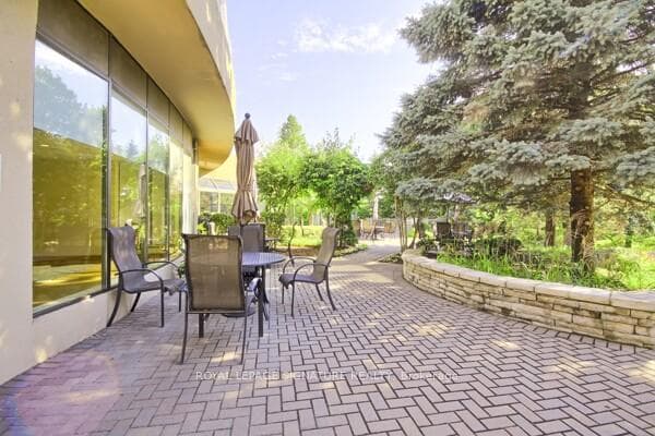 20 Guildwood Parkway Unit 1402 photo 17