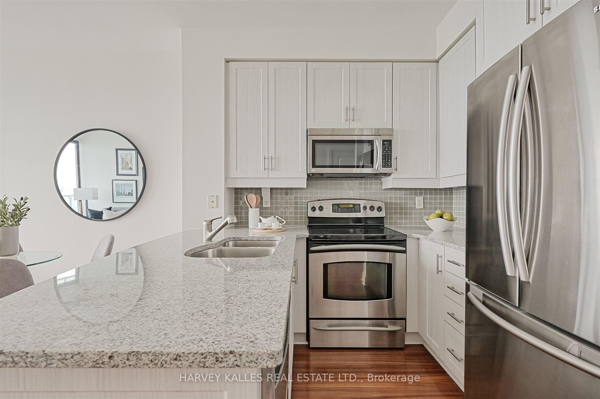 18 Yorkville Avenue Unit 2906 photo 8