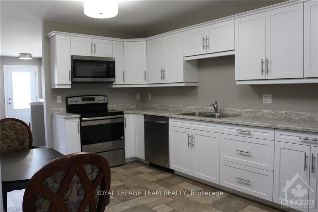 397 BELL Street Unit D photo 7