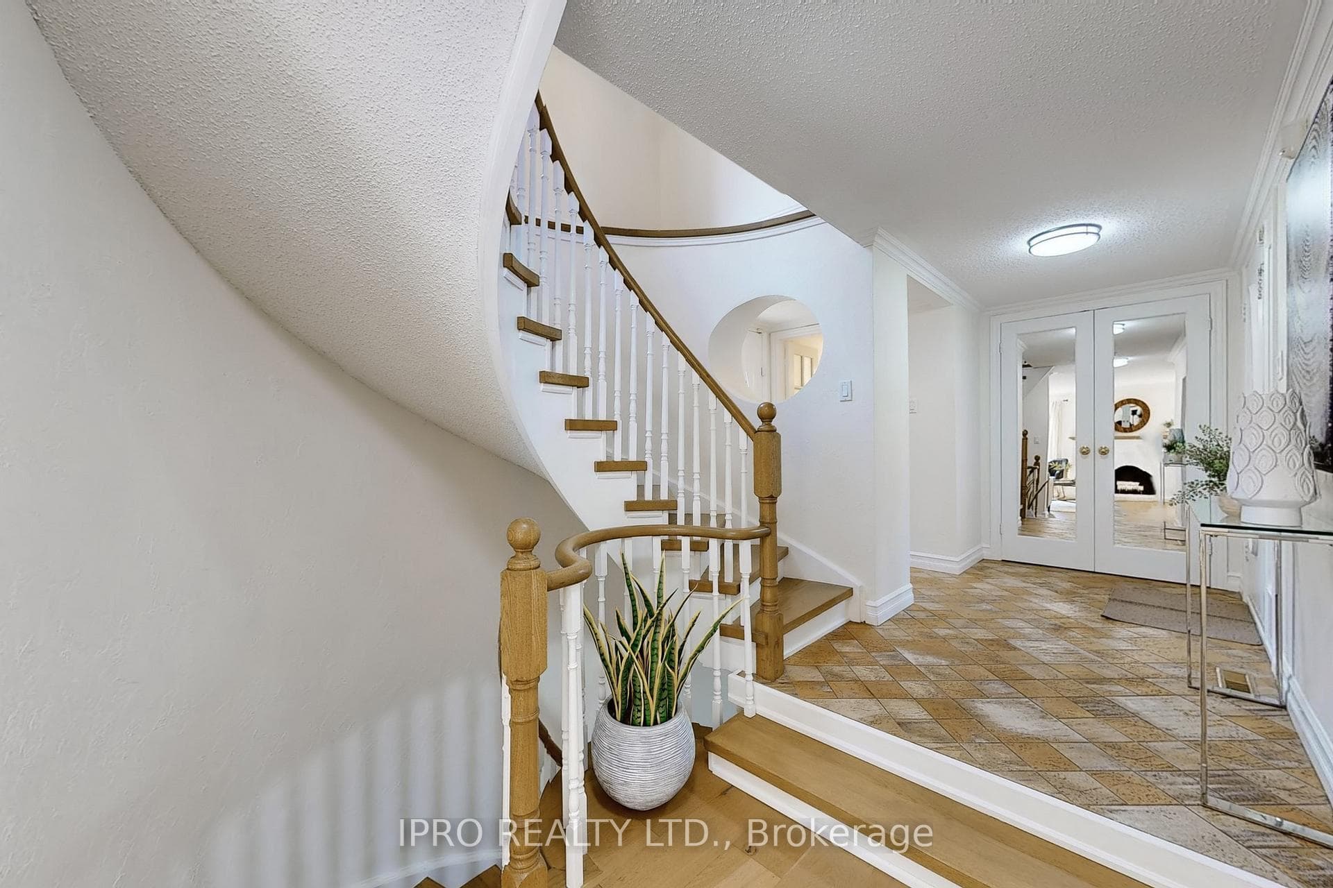 82 Dalecroft Circle photo 15
