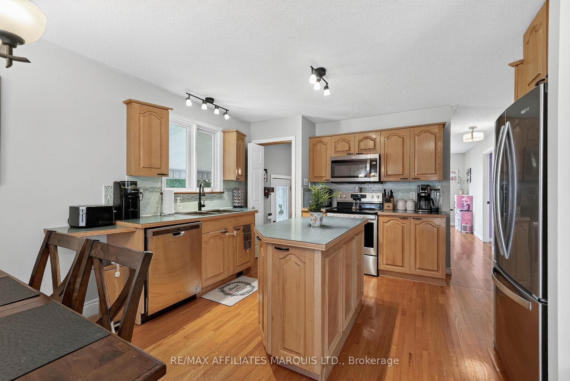 824 Alice Street photo 9