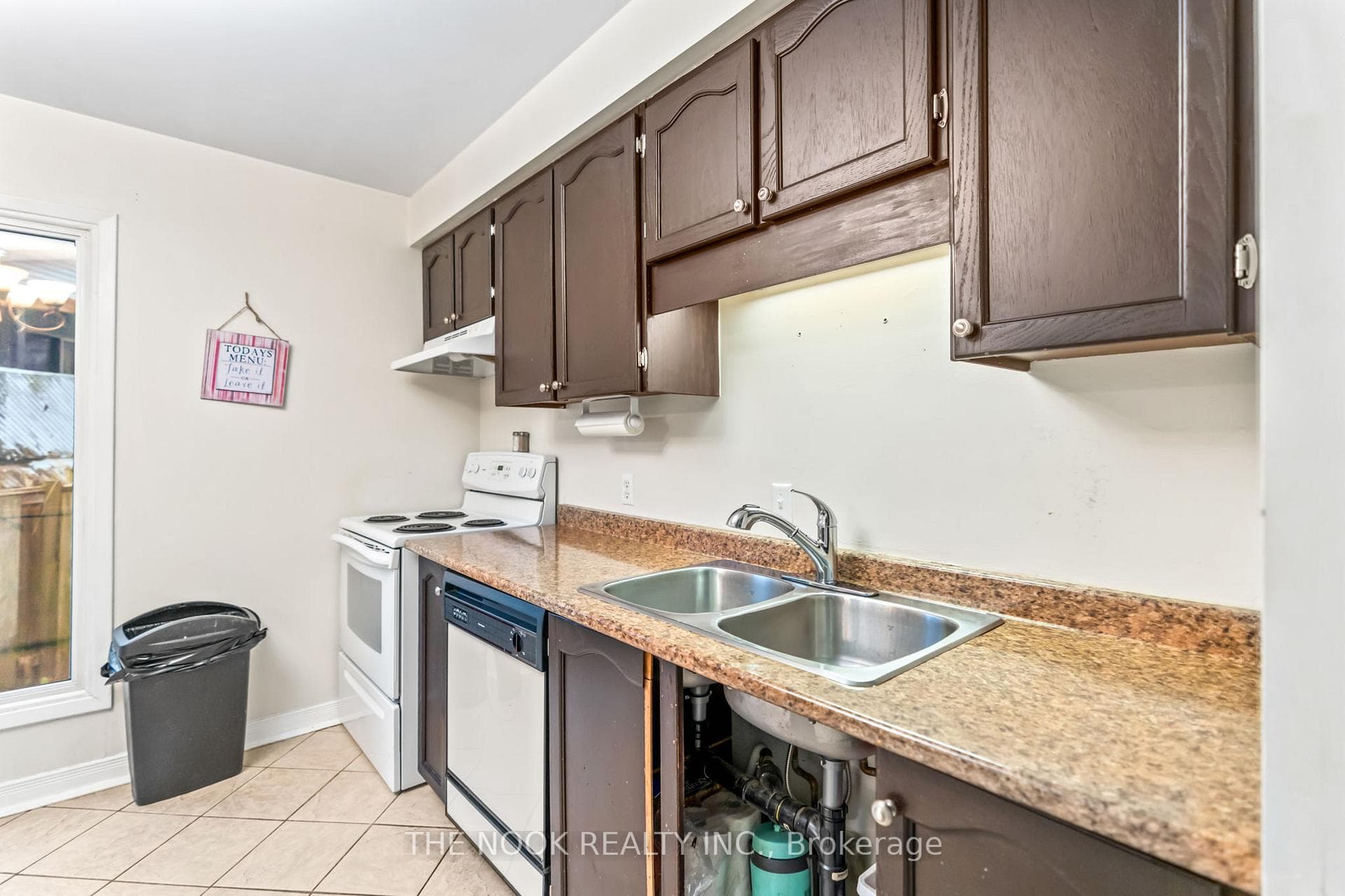 96 Kirby Crescent photo 15