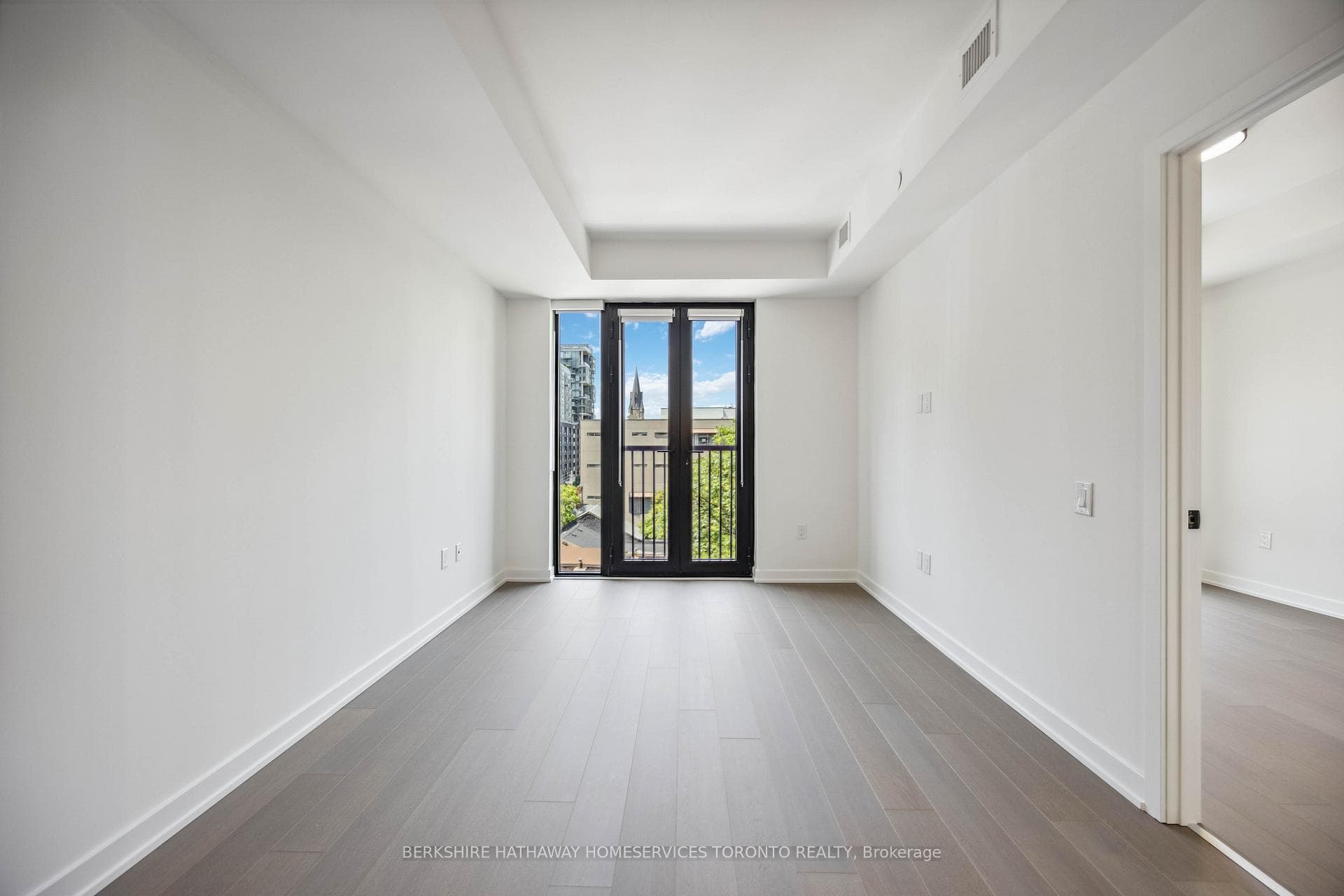 123 Portland Street Unit 512 photo 4