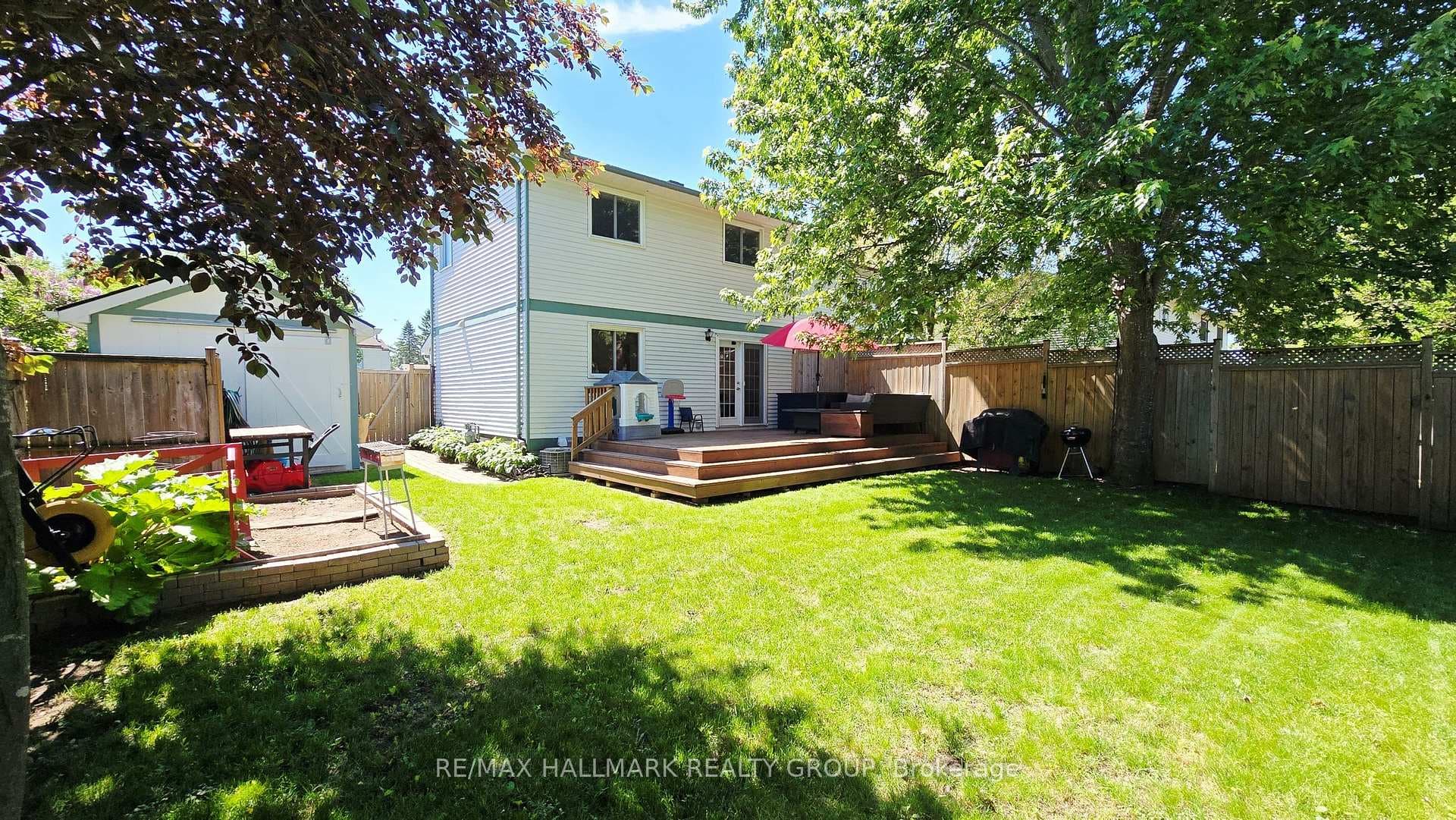 35 Seabrooke Drive photo 4
