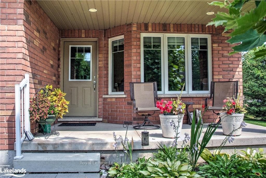 8 RUSSETT Drive photo 3