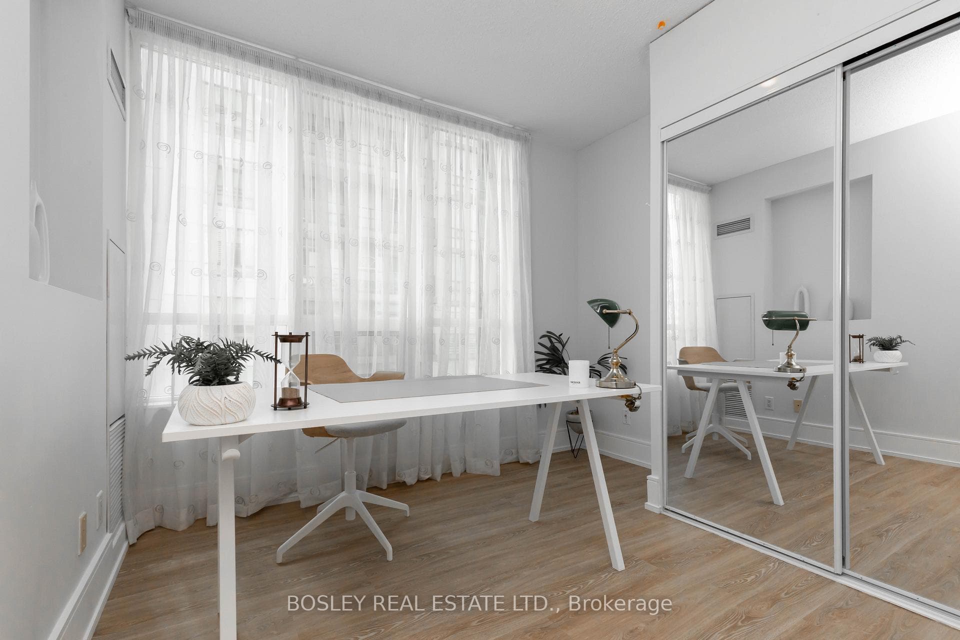 100 Promenade Circle Unit 1001 photo 25