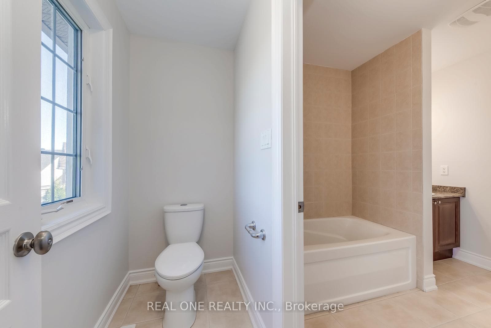 1426 Redwing Court photo 39