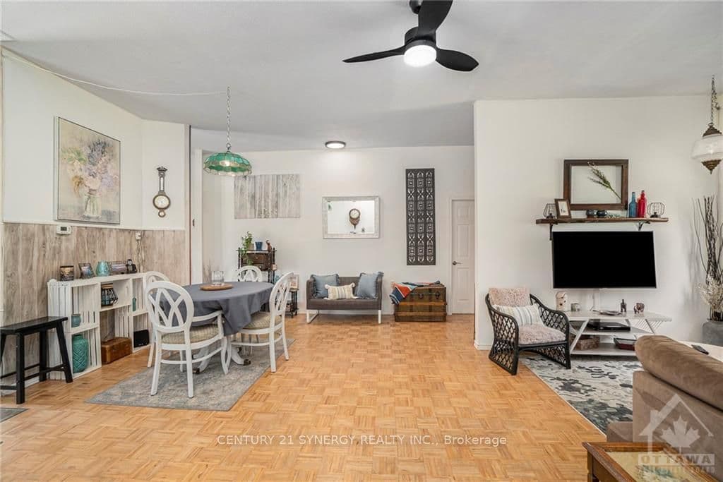181 ROBERTSON Drive photo 15