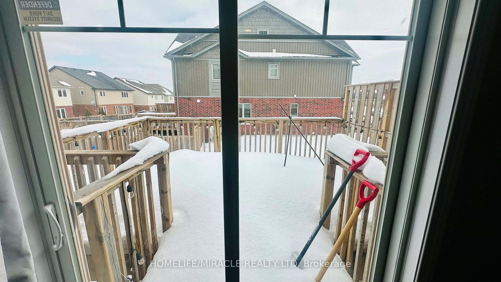 96 Eliza Avenue photo 14