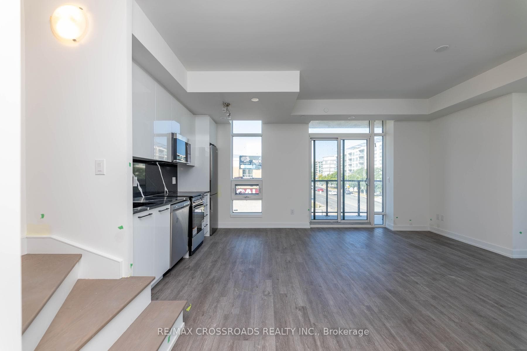 871 Sheppard Avenue Unit TH11 photo 5