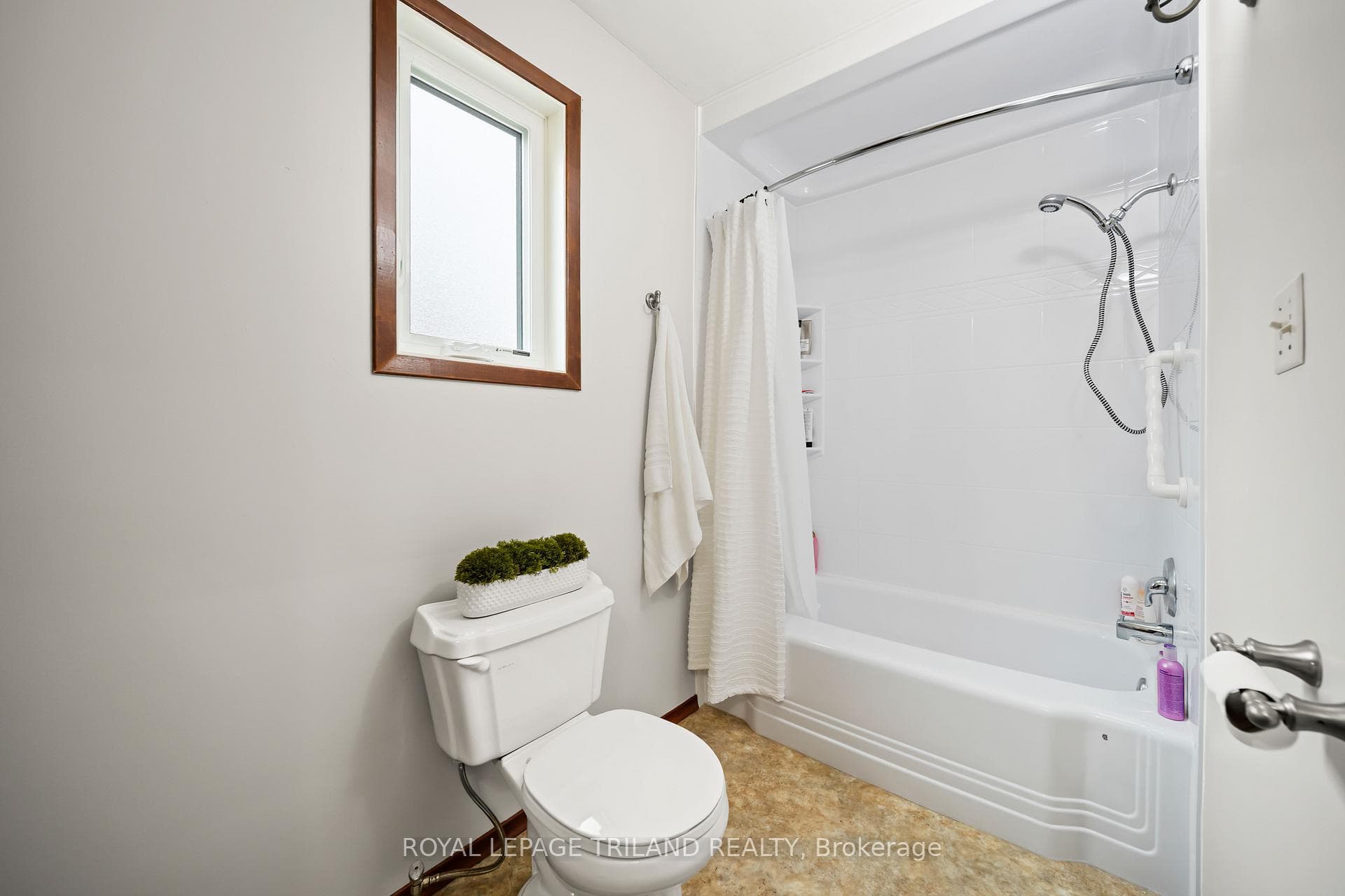 308 John Street photo 23