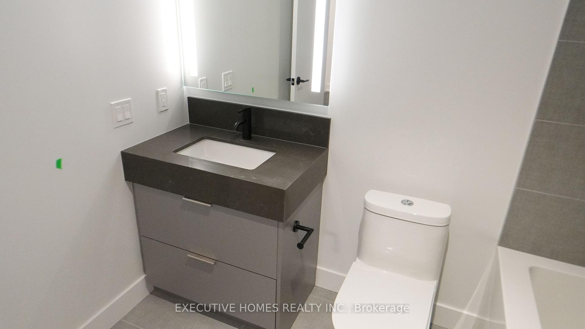 308 Jarvis Street Unit 618 photo 24