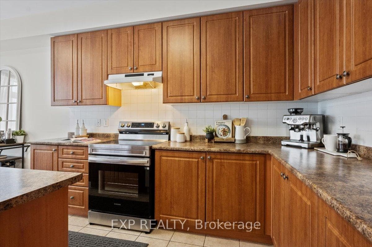 4 Hadleigh Way photo 16