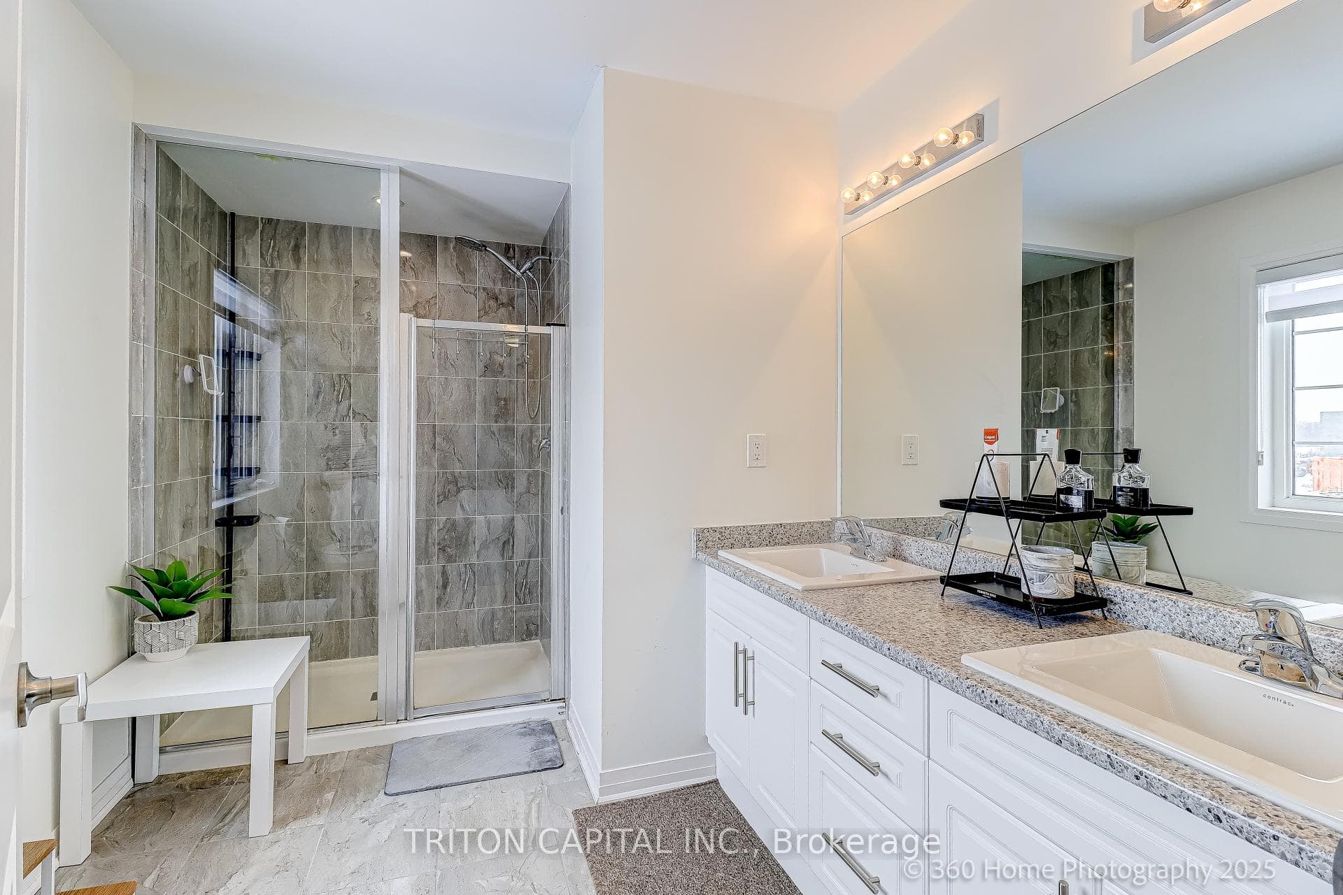 139 Casserley Crescent photo 23