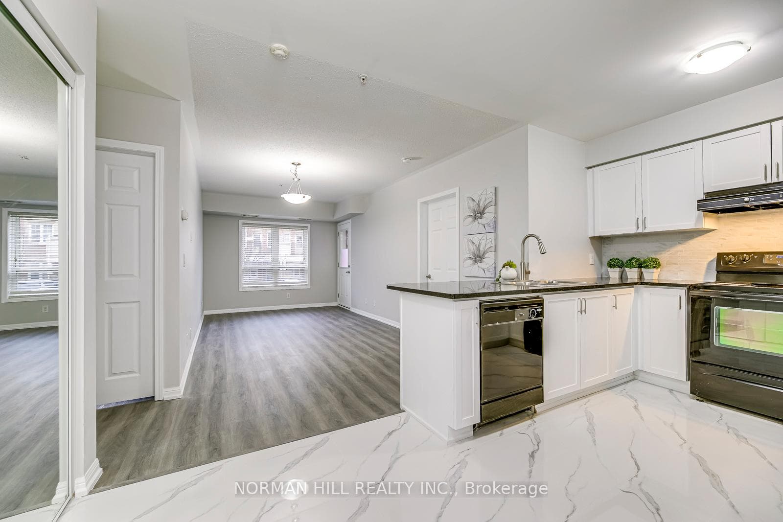 60 Mendelssohn Street Unit 104 photo 16