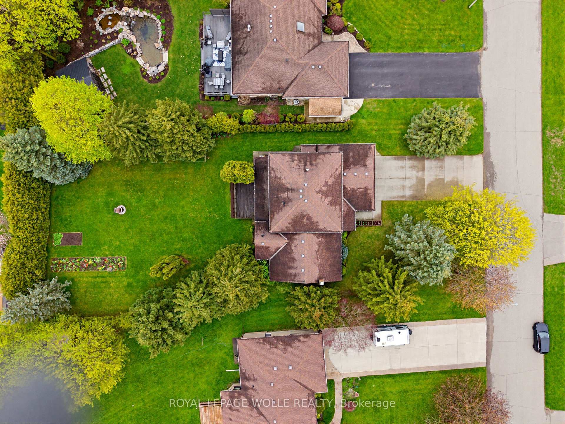64 Hilltop Court photo 45