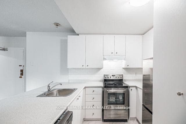 72 Wellesley Street Unit 202 photo 2