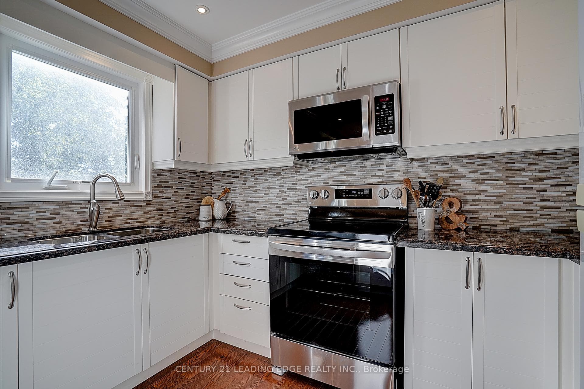 27 Sawyer Crescent photo 18
