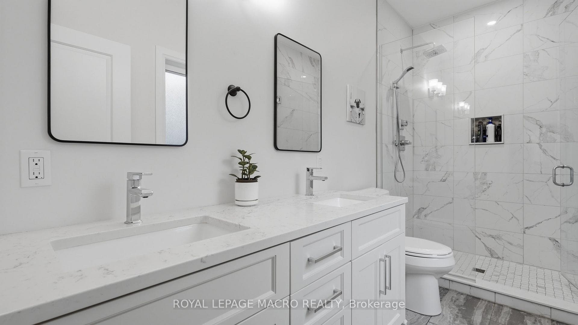 1055 Bay Street photo 20