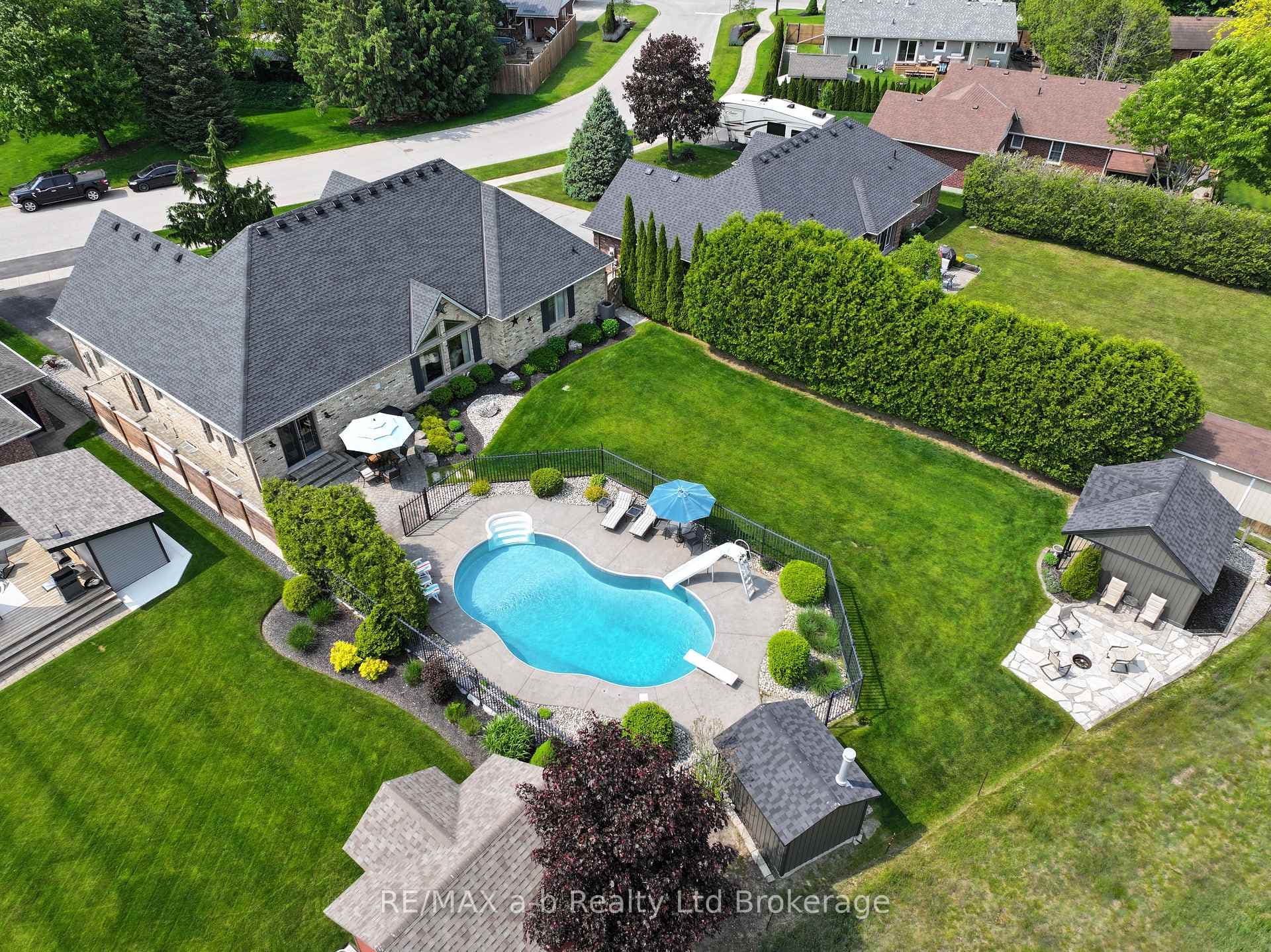 7 OTTERVIEW Drive photo 3