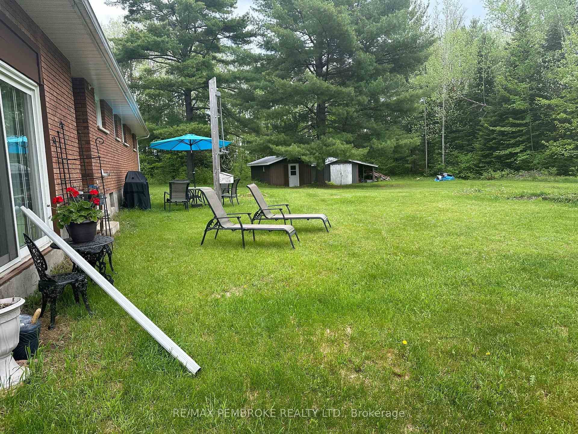 701 Smaglinski Stoppa Parkway photo 32