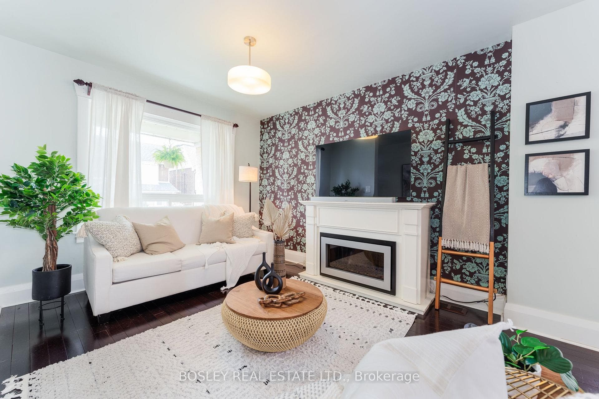 66 Amroth Avenue photo 5